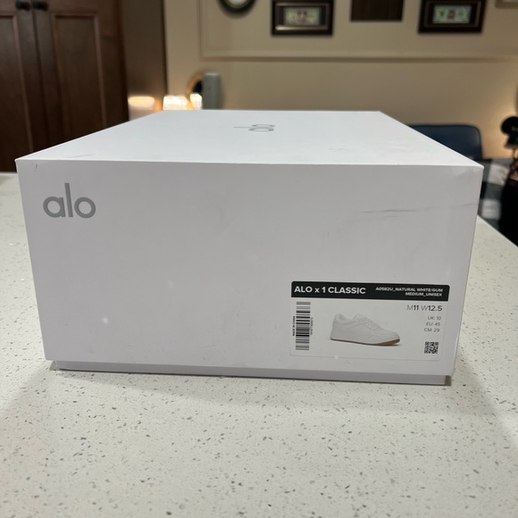 Alo Recovery Mode Sneaker - Picture 2 of 4